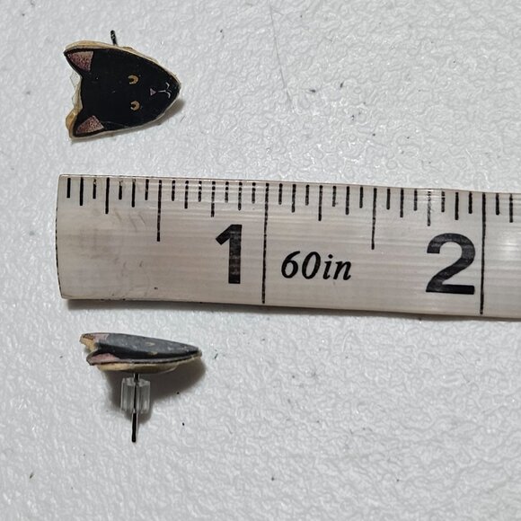 Black Cat Stud Earrings Halloween Cute Acrylic Jewelry Fashion Animal Lover - Picture 3 of 3